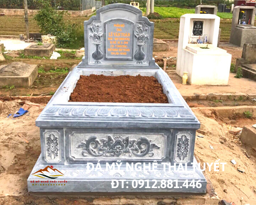 Mộ không mái - MKM 011