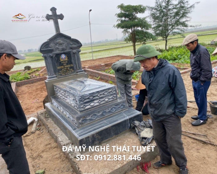 Mộ Đá Công Giáo - MCG008