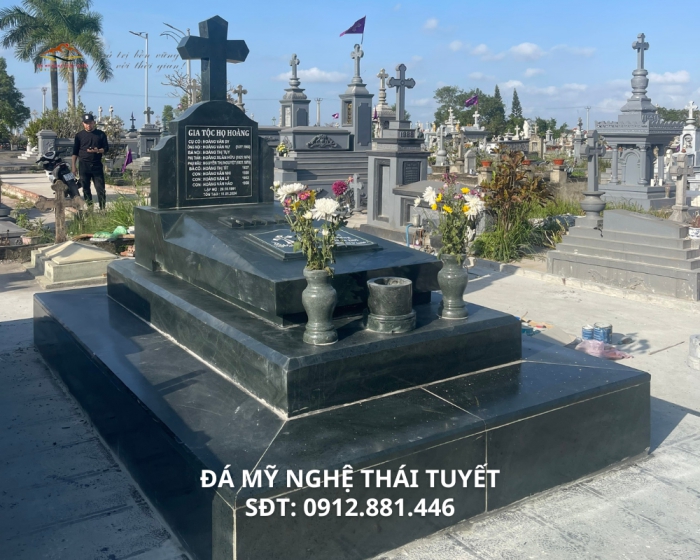 Mộ Đá Công Giáo - MCG013
